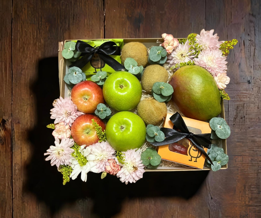 Sweet & Bloom fruit & floral box