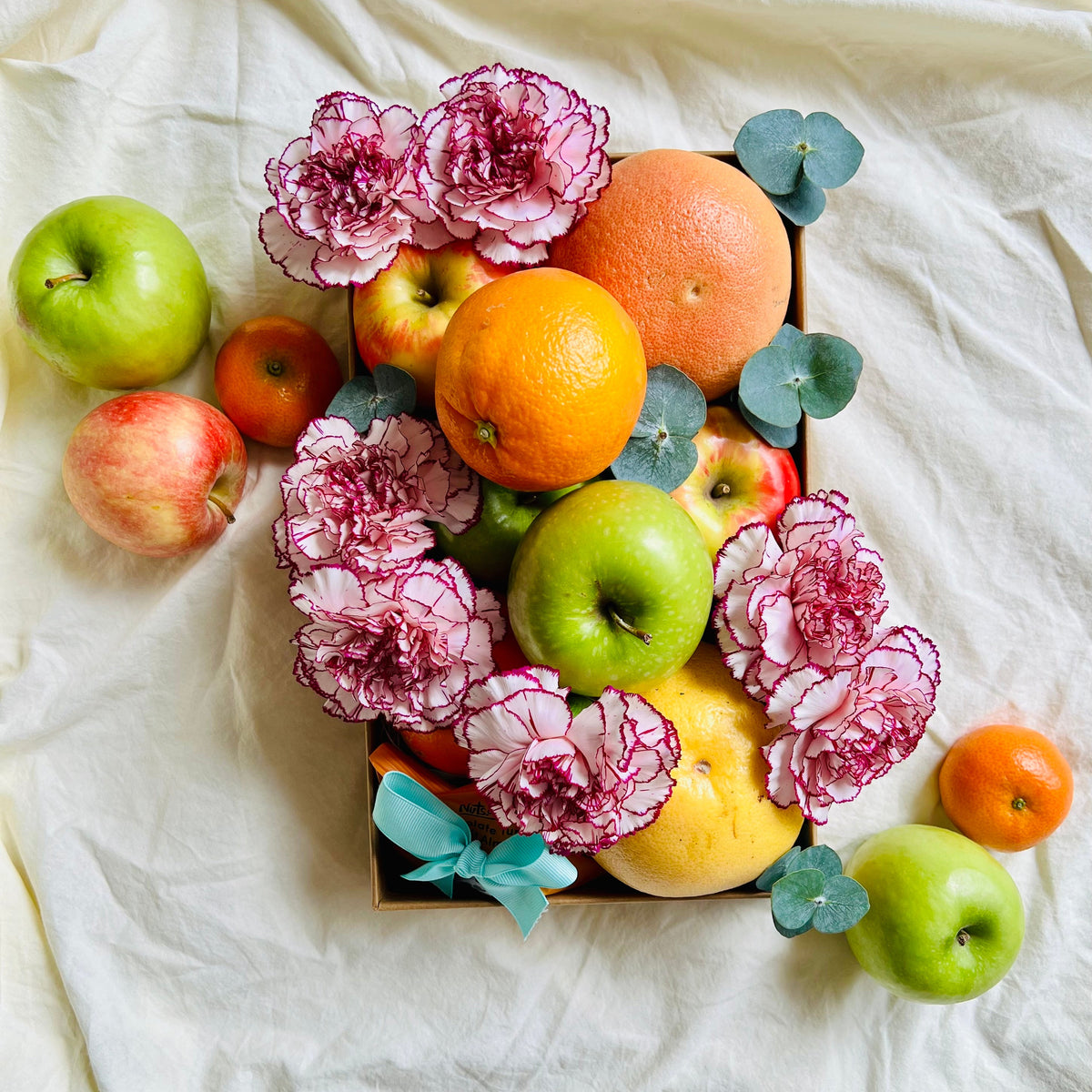 Caja de Frutas y Flores "Te Aprecio"