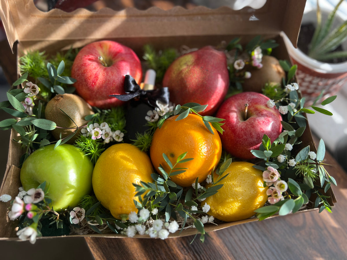 Caja de frutas y flores "Luxe Fruit & Bloom"